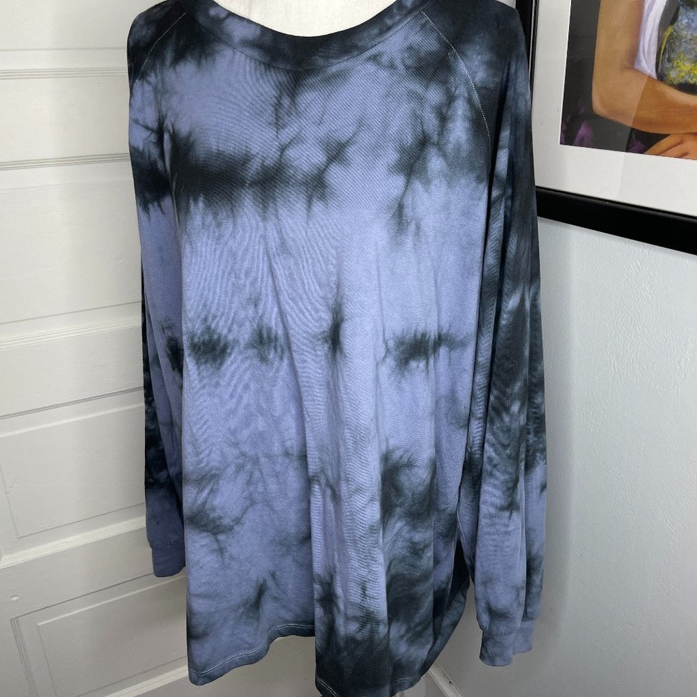 Asos Oversized Long Sleeve Raglan T-shirt - Deep Blue and Black Tie Dye - US 14